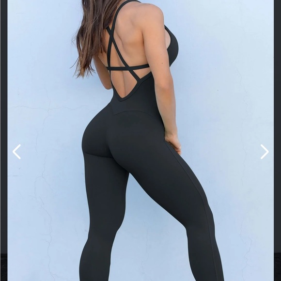 Bombshell Sportswear Other - Bombshell Sportswear sculpted bodysuit: Black XS NWT